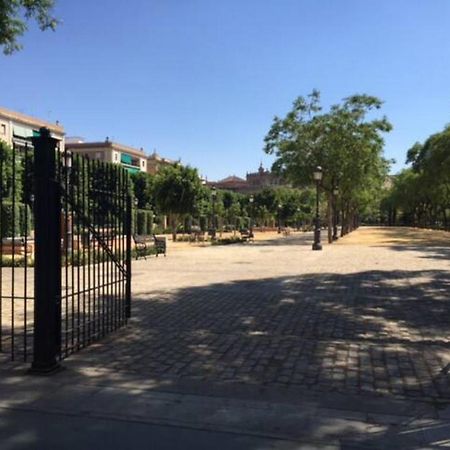 Apartamento A Estrenar Frente A La Plaza De Espana Sevilla Exteriör bild