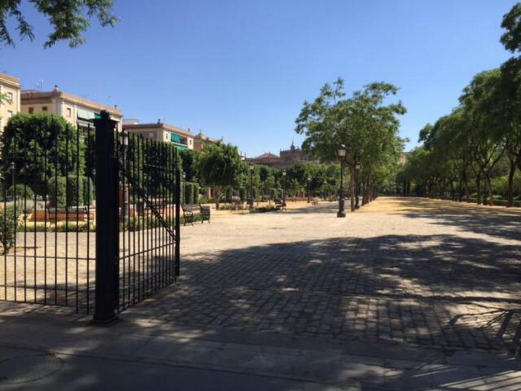 Apartamento A Estrenar Frente A La Plaza De Espana Sevilla Exteriör bild